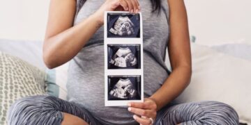 Which month is best for a maternity photography session?